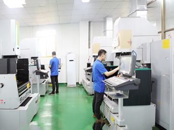 ورشة عمل القوالب