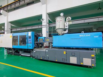 ورشة حقن البلاستيك