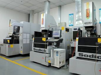 ورشة عمل القوالب